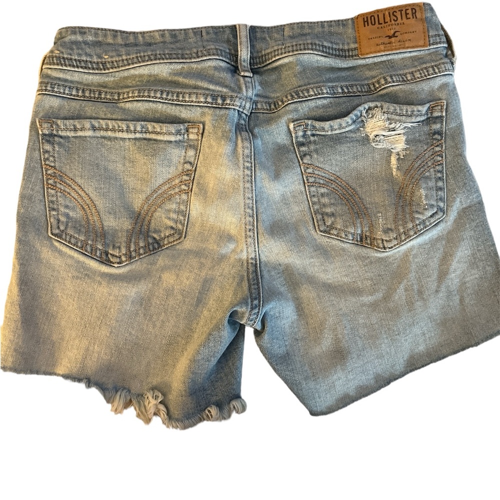 Hollister, boyfriend, short size 23
Good condition
Original price 25